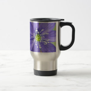 Caneca Térmica Centro de uma flor azul com selos brancos