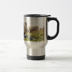 Caneca Térmica Designs Excêntricos - Ovelhas em um campo