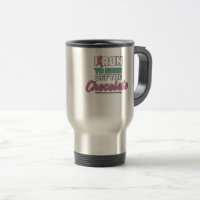 Engraçado correndo para queimar o chocolate