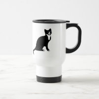 Gato preto e branco bonito do sapato de neve