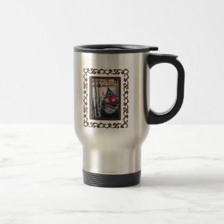 Caneca Térmica Gondola enquadrada pelo ornamentado na Veneza