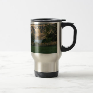 Caneca Térmica Luz do sol na parede de garganta