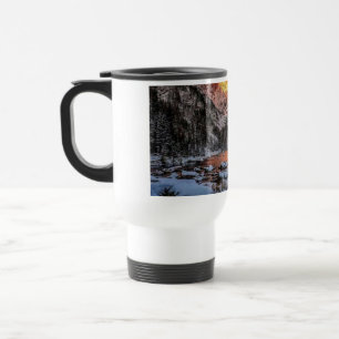 Caneca Térmica Majestosa Paisagem de Inverno do Pôr do Sol na Mon