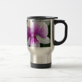 Caneca Térmica perto de uma linda orquídea roxa e branca