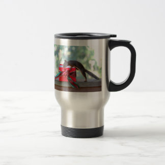 Caneca Térmica Presente do esquilo e de Natal