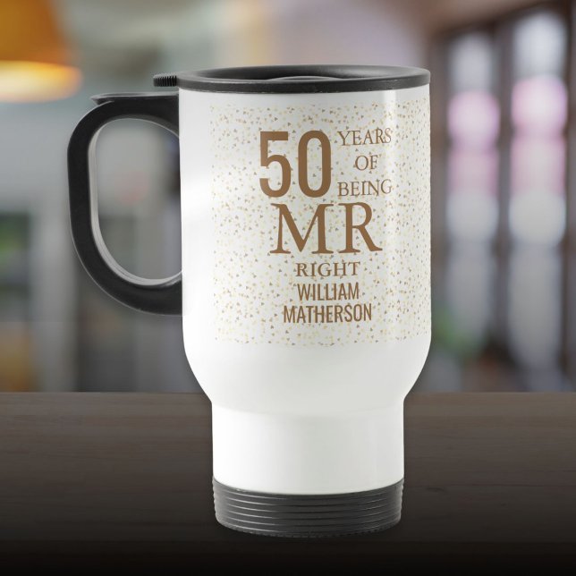 Caneca Térmica Sr. Certo Diversão 50º Aniversário Dourados Coraçõ (Mr Right Fun 50th Anniversary Gold Hearts Travel Mug)
