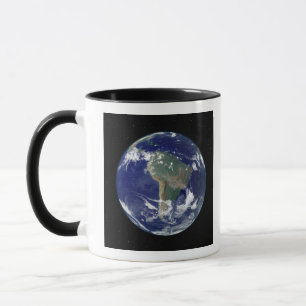 Caneca Terra totalmente iluminada centrada na América do