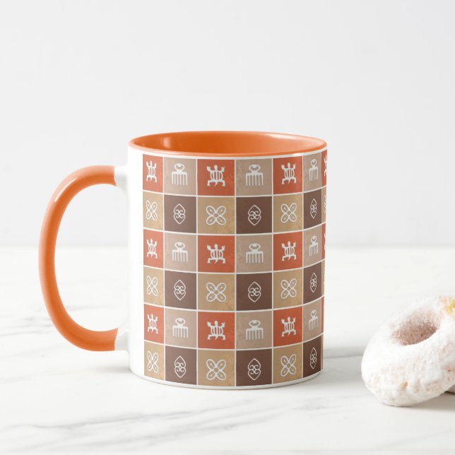 Caneca Teste padrão africano étnico com símbolos de (Com Donut)