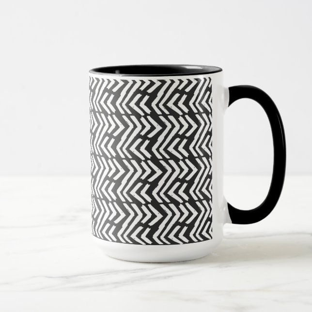Caneca Teste padrão tirado de Chevron da mão preta (Direita)