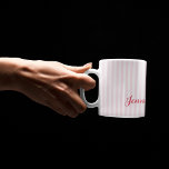 Caneca Tipografia Elegante de Texto Legante com Faixa Ros<br><div class="desc">Escrito personalizado, personalizado, elegante e cor-de-rosa-escuro, moderno e legal na moda geométrico da rosa claro geométrica trendy, fundo clássico, caneca de café. Basta digitar seu nome / nome da família / nomes de casal (noiva & noivo / marido e esposa), para personalizar. Faz um presente de excelente para o casamento,...</div>