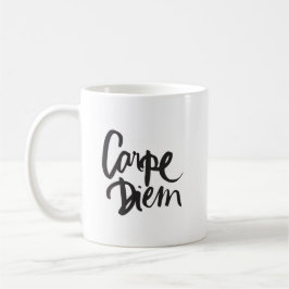 Caneca tipográfica das citações de Carpe Diem