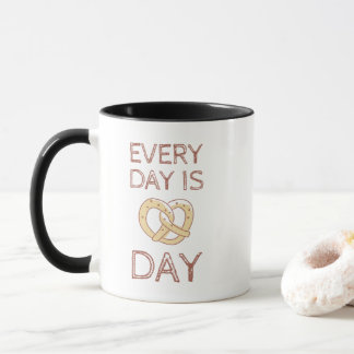 Caneca Todos Os Dias São Uma Mug De Dia Pretzel