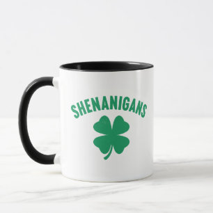 Caneca Travessuras Shamrock Dia de São Patrício Retro 