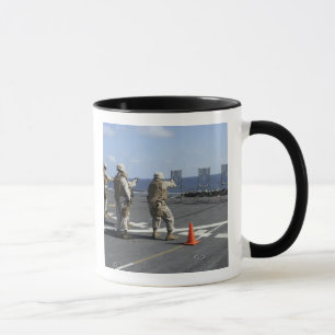 Caneca Trem dos polícias militares com o Berretta M9