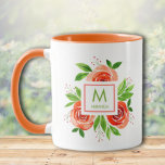 Caneca Trendy Watercolor Living Coral Rosa Monograma<br><div class="desc">Esta linda caneca apresenta uma adorável cor d'água, cor de pêssego, rosas de coral, folhas e botões vivos. Um quadro branco quadrado com um quadrado dentro vivo de coral no centro das flores. Também disponível em outros tamanhos e estilos. ALTERE A COR do quadrado coral, a fonte de texto verde...</div>