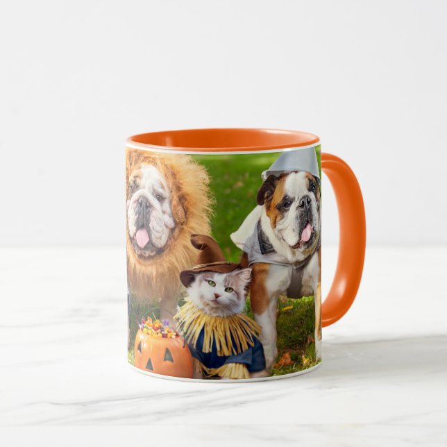 Caneca Três Bulldogs Vestidos (Frente Esquerda)