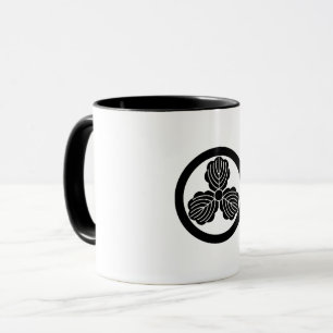 Caneca Três folhas de carvalho(1) em círculo