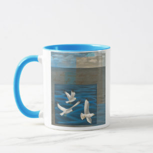 Caneca Três gaivotas brancas voando sobre a água