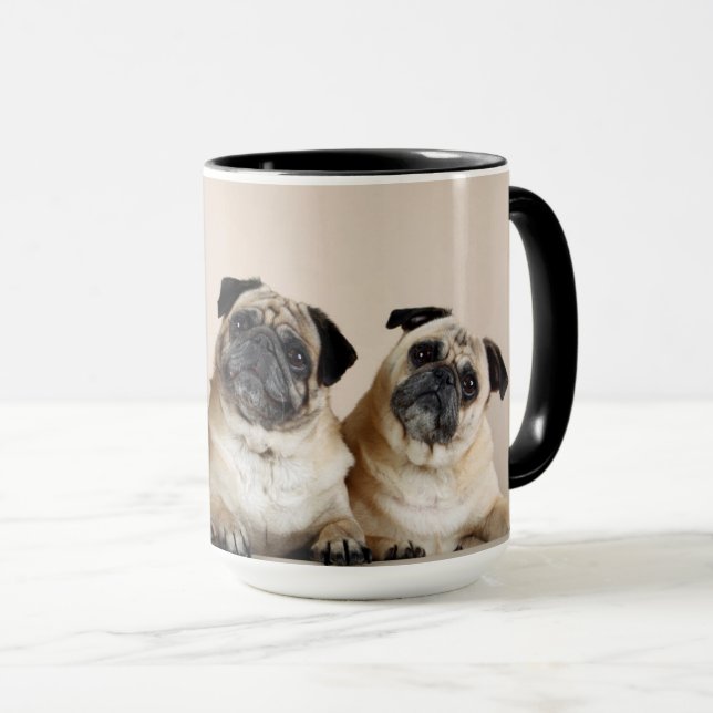 Caneca Três Pugs Em Uma Linha (Frente Esquerda)
