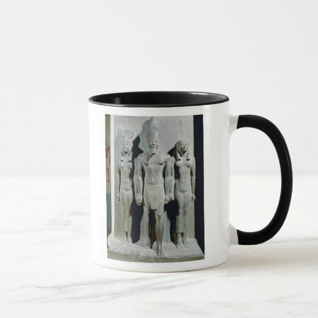 Caneca Tríade de Menkaure com a deusa Hathor (Direita)