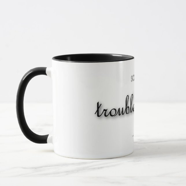 Caneca troubleprincess! - clássico preto no branco (Esquerda)