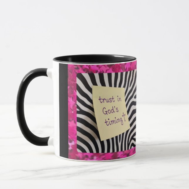 Caneca Trust in God's Timing pink glitter zebra y2k (Esquerda)