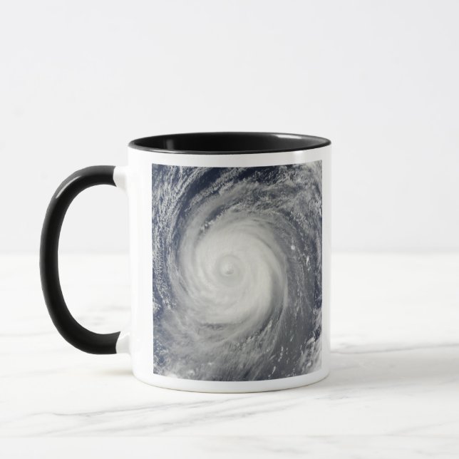 Caneca Tufão Choi-wan a sul do Japão, Oceano Pacífico (Esquerda)