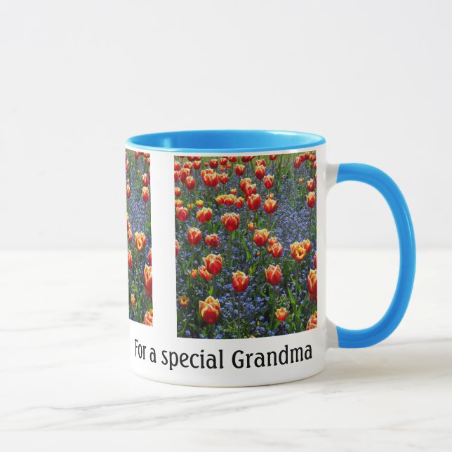 Caneca Tulipas Primavera alegres — Vovó (Personalizável) (Direita)