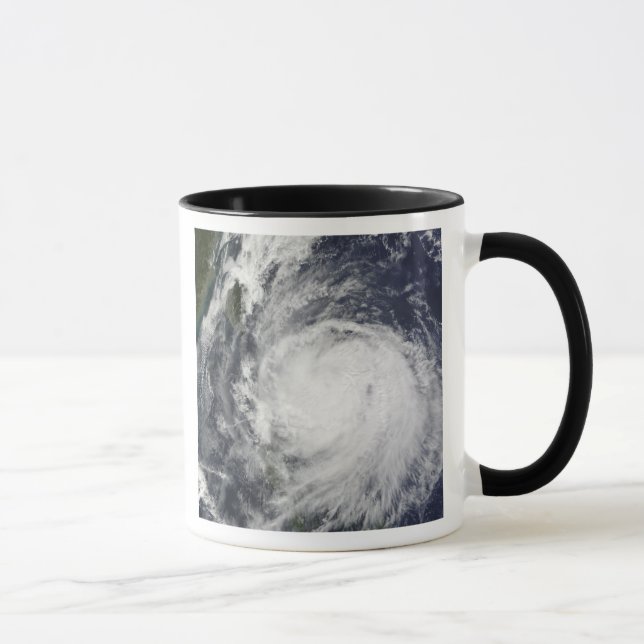 Caneca Typhoon Lupit das Filipinas (Direita)