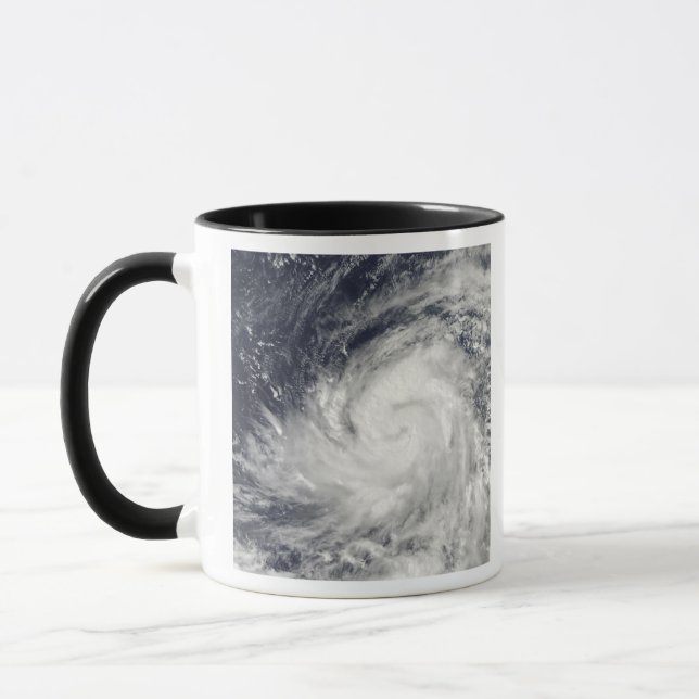 Caneca Typhoon Lupit sobre o Oceano Pacífico Ocidental (Esquerda)