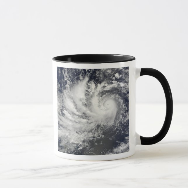 Caneca Typhoon Parma dirigindo-se para oeste (Direita)