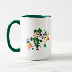 Caneca Um duende dançante bonito e feliz, um arco-íris