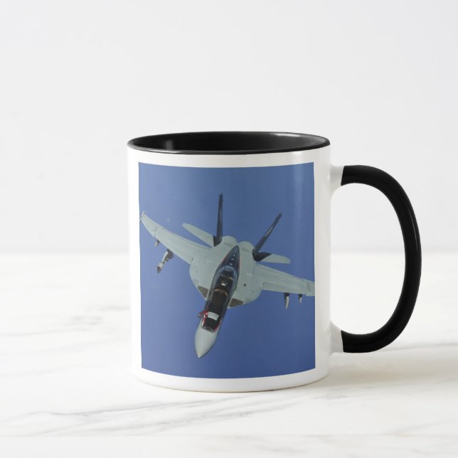 Caneca Um Marinho americano F/A-18F Super Hornet em voo (Direita)