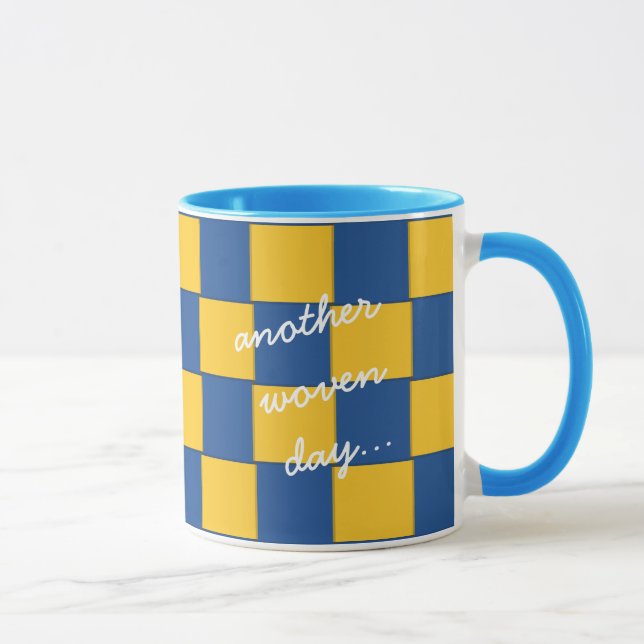 Caneca Um outro dia tecido azul e amarelo (Direita)