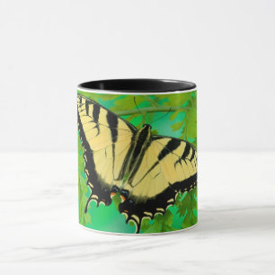 Caneca Uma Borboleta Rabo de Andorinha Pousando