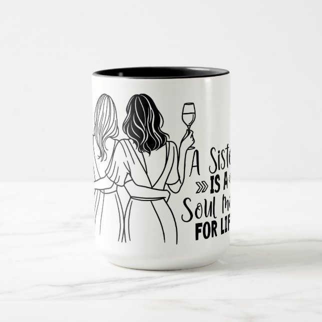 Caneca Uma irmã é uma alma gêmea para a vida (Centro)