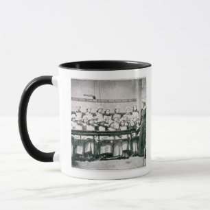 Caneca Uma lição na ciência doméstica (foto do b&w)