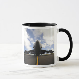 Caneca Uma tripulação de manutenção da Força Aérea dos EU