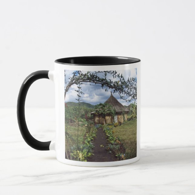 Caneca Uma vila nas Terras Altas, Goroka, Papua-Nova Guin (Esquerda)