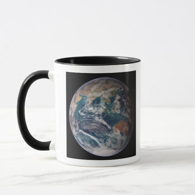 Caneca Uma visão cheio da Terra mostrando dados globais (Esquerda)