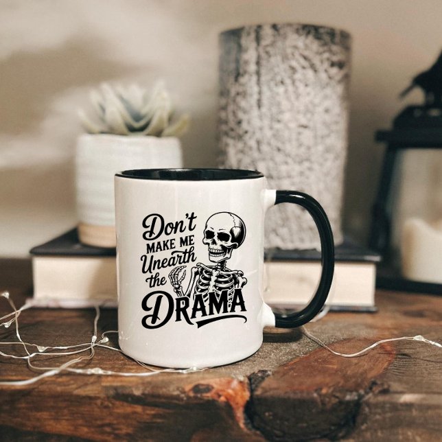 Caneca Unearth the Drama (Criador carregado)