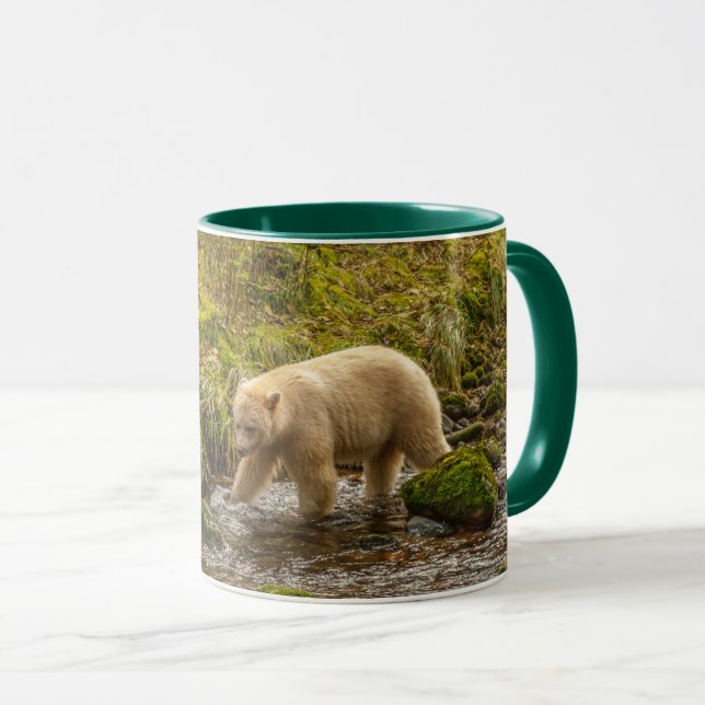 Caneca Urso Espírito Branco caça peixes no Riordan Creek (Frente Esquerda)