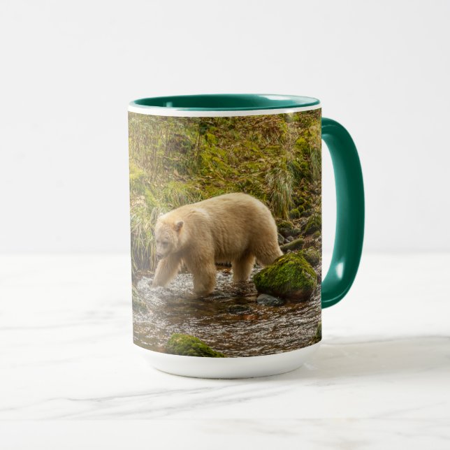Caneca Urso Espírito Branco caça peixes no Riordan Creek (Frente Esquerda)