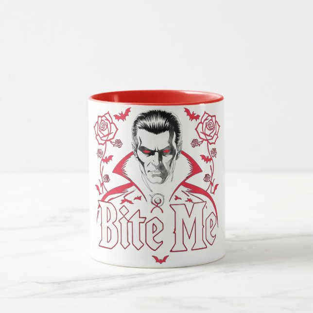 Caneca Vampiro Negro "Morda-me" Humor de Halloween (Centro)
