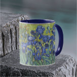 Caneca Van Gogh Irises Vintage Floral<br><div class="desc">Este é do quadro de óleo "Irises" feito em 1889 pelo artista poste-impressionista holandês Vincent Willem van Gogh (1853-1890).</div>