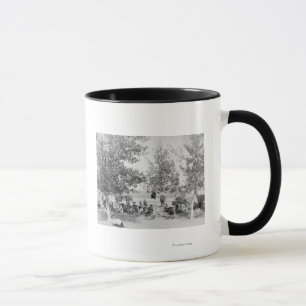 Caneca Vaqueiros que comem o comensal na terra sob