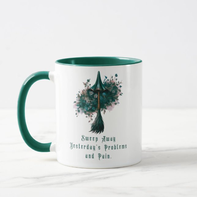 Caneca Varrer os problemas de ontem e dar dor no Dia das  (Esquerda)