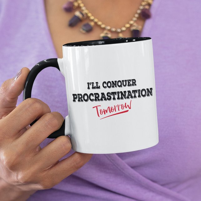Caneca Vencerei a Procrastinação Amanhã Engraçado (Criador carregado)