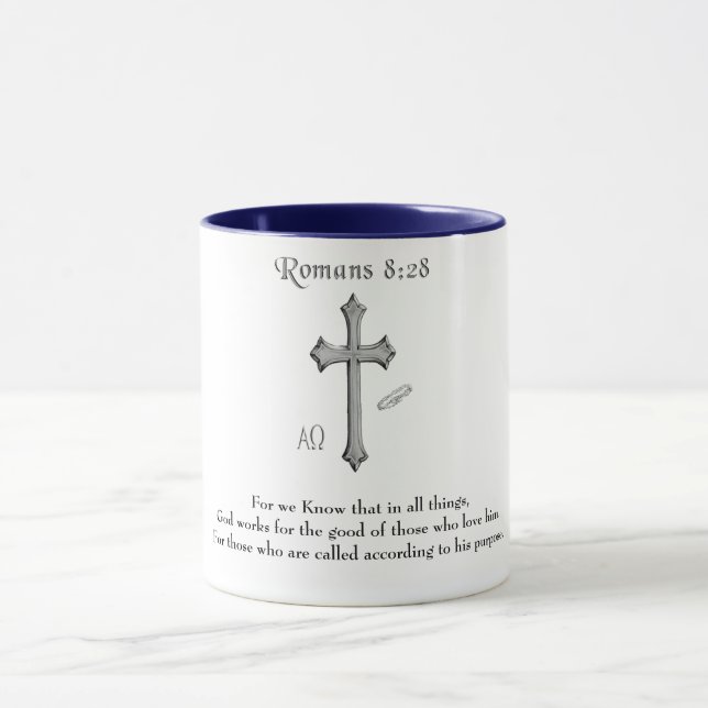 Caneca versículo da Bíblia cristã Romanos 8:28 (Centro)
