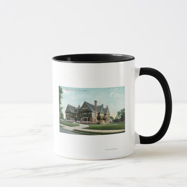 Caneca Visão Exterior do Fairhaven In (Direita)